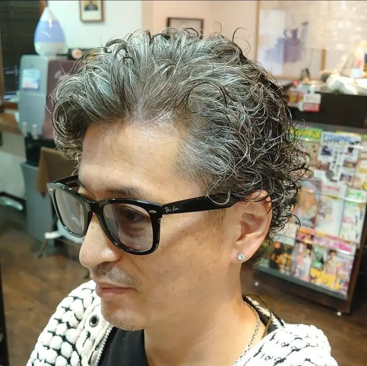 カット、パーマ　